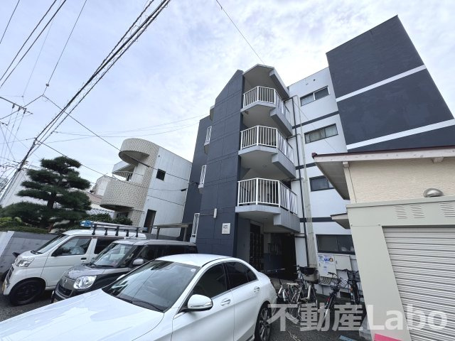 徳島市富田橋４丁目の賃貸マンションの駐車場