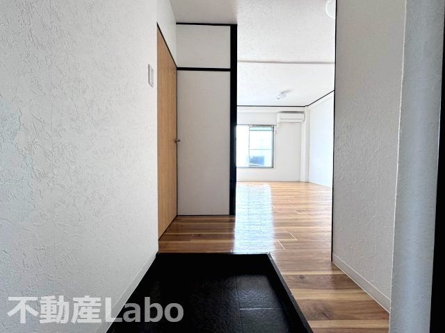 徳島市富田橋４丁目の賃貸マンションの玄関