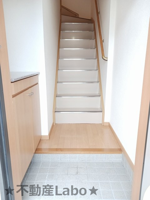 メゾンシャモニーBの玄関