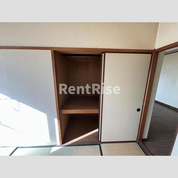 ハイツ小正Aの収納