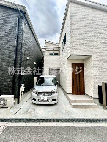 門真市大池町一戸建の駐車場|ハイルーフ車もOK。