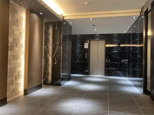 S-RESIDENCE亀島駅前ascent(アセント)のロビー