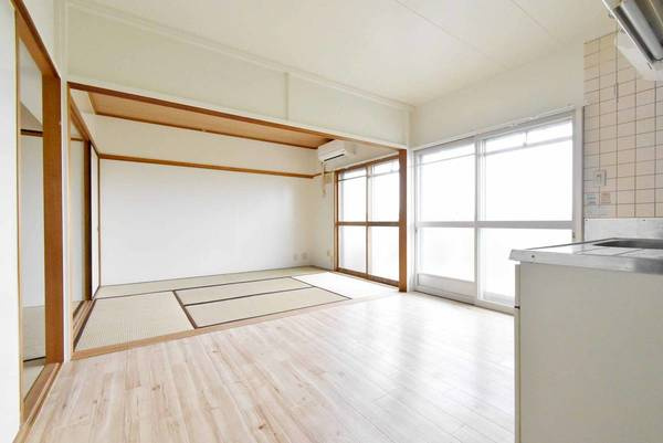 ビレッジハウス上北島2号棟の居間・リビング|ビレッジハウスの同一物件・同一タイプの間取りの写真です