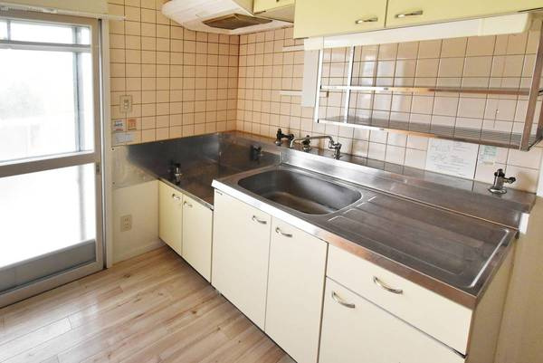 ビレッジハウス上北島2号棟のキッチン|ビレッジハウスの同一物件・同一タイプの間取りの写真です