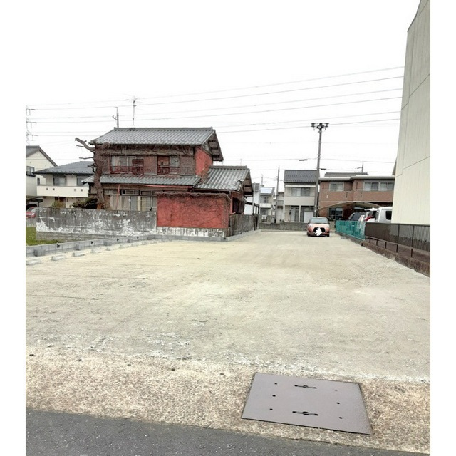 岐阜市本荘西３丁目の駐車場の外観