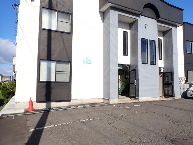 【外観】 | 黒石市美原町・一戸建て・6世帯賃貸アパート付き | アパート2DK×6世帯