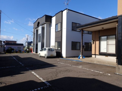 【外観】 | 黒石市美原町・一戸建て・6世帯賃貸アパート付き | アパート