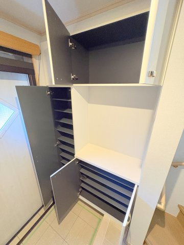 桜台戸建の玄関