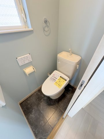 桜台戸建のトイレ