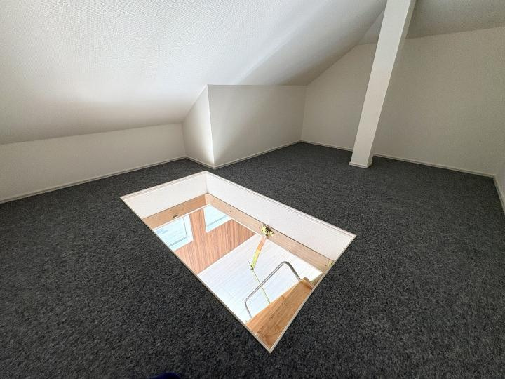 【Blooming Garden】花小金井前沢２期　全42棟の玄関| 収納力のあるシューズボックス付き♪ご家族の履き物をたっぷり仕舞えます。手洗い器も備わっており、帰宅後の手洗いがスムーズです。