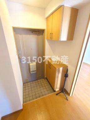 アンドウビルの玄関