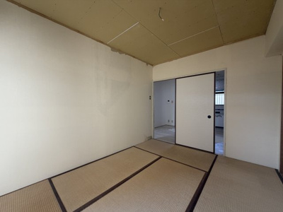 【洋室】 | SHRIKE1（シュライク1） | 写真はリフォーム工事中の状態です（2025年12月30日撮影）