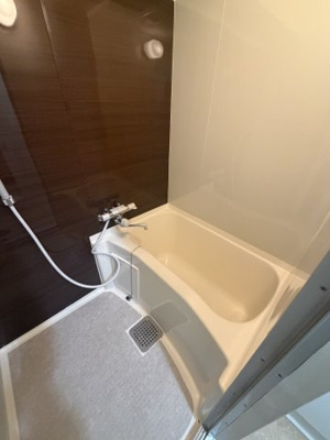 【浴室】 | SHRIKE1（シュライク1） | 写真はリフォーム工事中の状態です（2025年12月30日撮影）