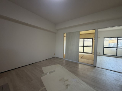 【居間・リビング】 | SHRIKE1（シュライク1） | 写真はリフォーム工事中の状態です（2025年12月30日撮影）