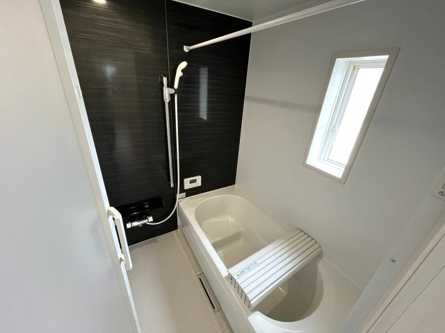 【浴室】 | 牟礼南小学校に通える新築戸建　防府市沖今宿１丁目　第４－３号棟　クレイドルガーデン　アーネストワン | １坪タイプのゆったりとしたお風呂