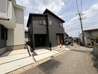 【バルコニー】 | 尾張旭市桜ケ丘町西全２棟《仲介手数料無料白凰小　西中》 | 新築戸建の事はマックバリュで住まい相談へお任せください。