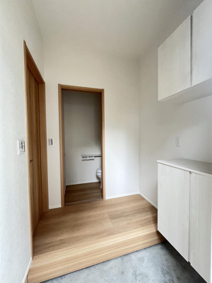 【玄関】 | 尾張旭市桜ケ丘町西全２棟《仲介手数料無料白凰小　西中》 | LINEから簡単お問合せ可能！
友達検索で@nqk7328tです！