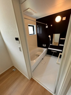 【浴室】 | 尾張旭市桜ケ丘町西全２棟《仲介手数料無料白凰小　西中》 | LINEから簡単お問合せ可能！
友達検索で@nqk7328tです！