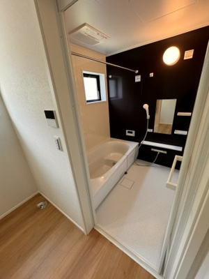 【浴室】 | 尾張旭市桜ケ丘町西全２棟《仲介手数料無料白凰小　西中》 | LINEから簡単お問合せ可能！
友達検索で@nqk7328tです！