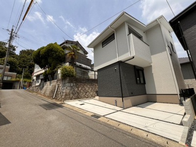 【外観】 | 尾張旭市桜ケ丘町西全２棟《仲介手数料無料白凰小　西中》 | LINEから簡単お問合せ可能！
友達検索で@nqk7328tです！