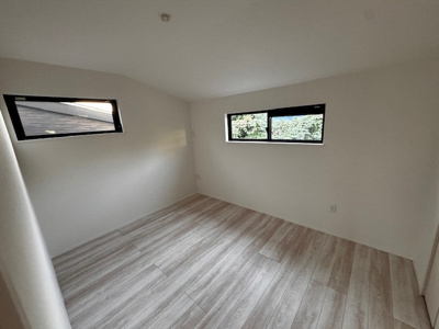 【洋室】 | 尾張旭市南新町全２棟《仲介手数料無料　本地原小学校　旭中学校》 | LINEから簡単お問合せ可能！
友達検索で@nqk7328tです！。