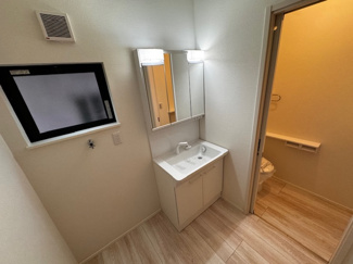 【独立洗面台】 | 尾張旭市南新町全２棟《仲介手数料無料　本地原小学校　旭中学校》 | ご成約キャンペーン対象物件です♪詳細は弊社ホームページもしくはスタッフまでお気軽にお問合せ下さいませ♪ お役に立てる自信があります♪