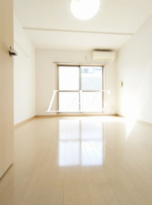 【居間・リビング】 | クレイシア大山 | 洋室のお部屋です。