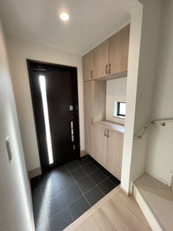 【玄関】 | Heartful-Town長久手市岩作三ケ峯【仲介手数料無料　東小　長久手中】 | LINEから簡単お問合せ可能！
友達検索で@nqk7328tです！。