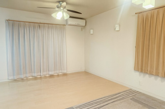 【洋室】 | 鳥取市湖山町北2丁目中古戸建て