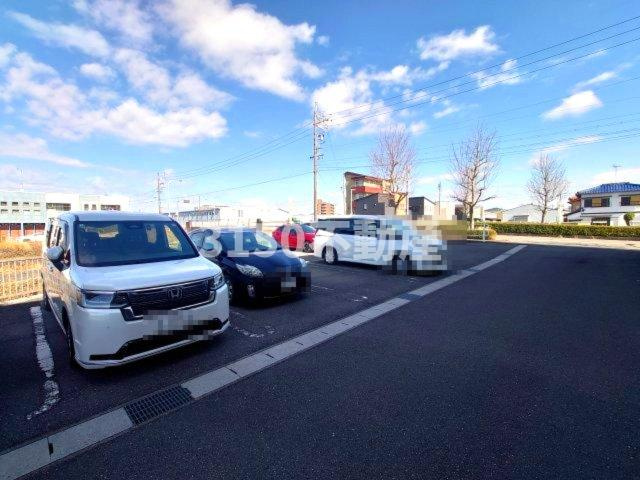 グレイス SEの駐車場