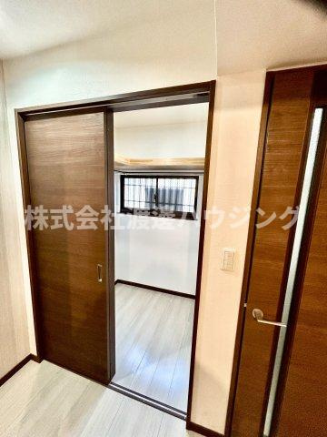 歌島三丁目テラスハウスの収納|ウォークインクローゼット造りました。