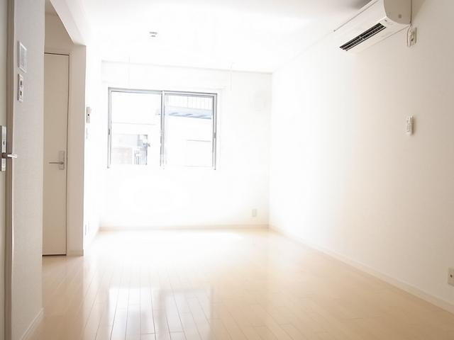 板橋区赤塚新町１丁目のアパートの居間・リビング