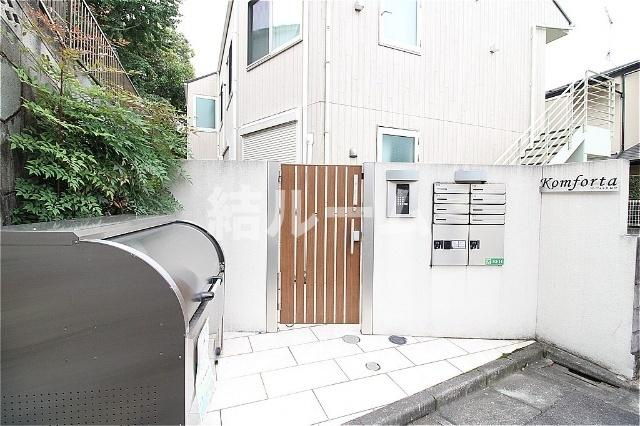 練馬区桜台２丁目のアパートのエントランス