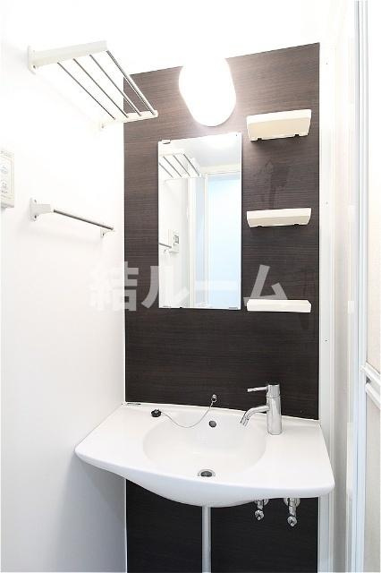 練馬区桜台２丁目のアパートの洗面所