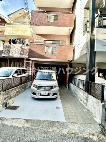 阿倍野区共立通１丁目一戸建の駐車場