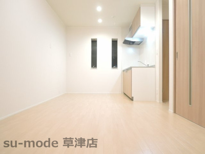 【居間・リビング】 | エルメゾンラクワット | ゆったり過ごせるリビングです