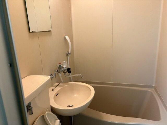 ポルシェ三鷹の浴室