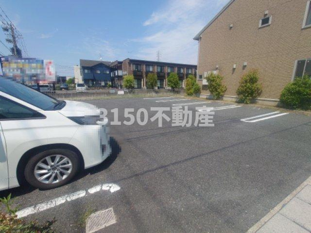 D’Grance南塚の駐車場