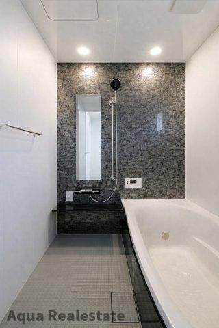 高松市多肥上町の新築一戸建の浴室