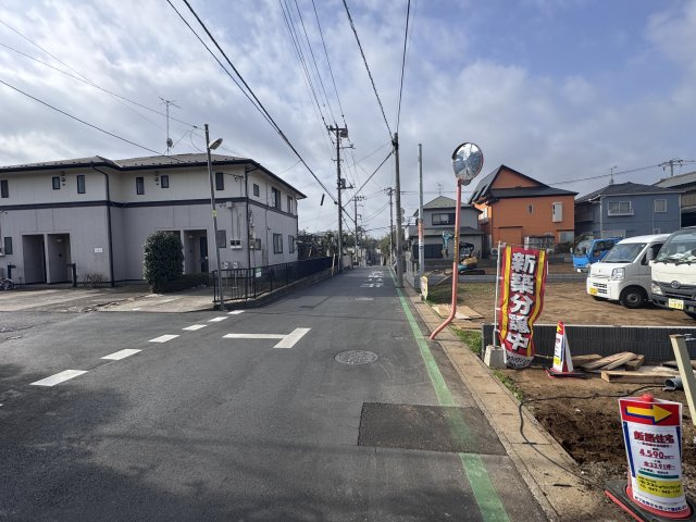 松戸市仲井町３丁目新築戸建【松ヶ丘小学校：5分】の前面道路含む現地写真|南東側前面道路・幅員約5ｍ