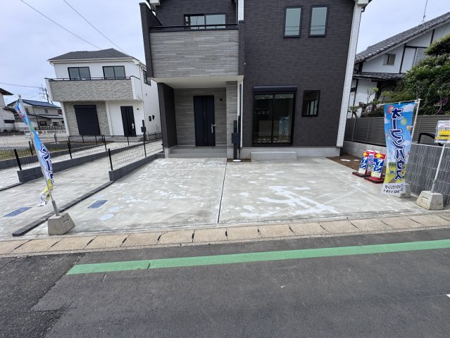 松戸市仲井町３丁目新築戸建【松ヶ丘小学校：5分】の駐車場|F号棟駐車スペース・並列2台駐車可