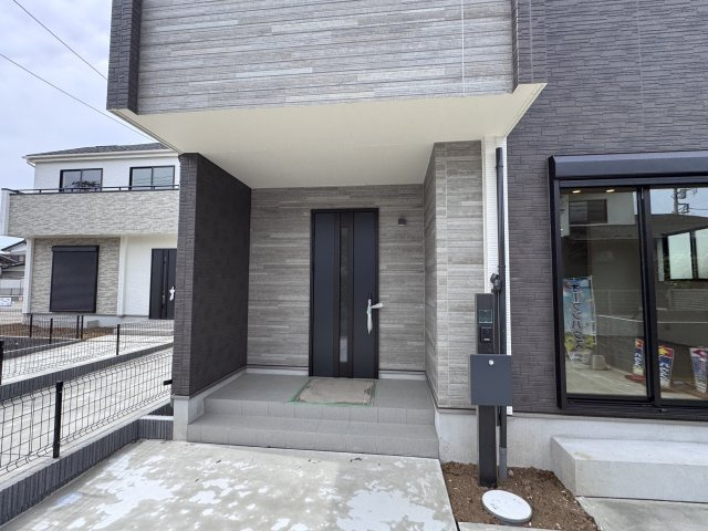 松戸市仲井町３丁目新築戸建【松ヶ丘小学校：5分】のエントランス|エントランス・玄関ポーチ