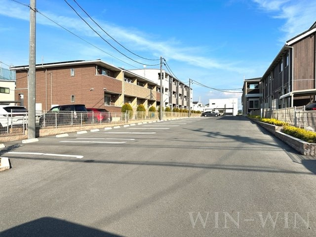 シダーコート Aの駐車場