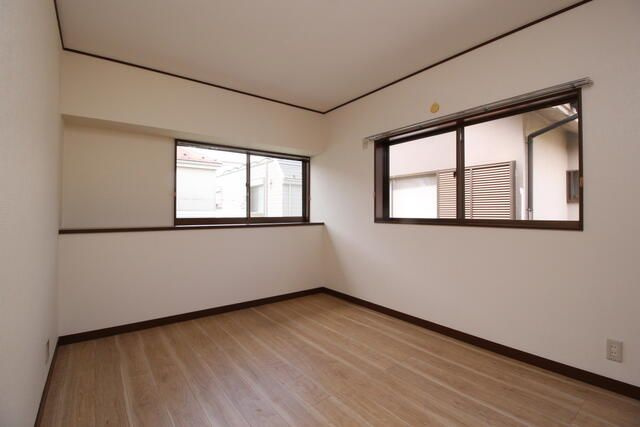 柳窪貸家の洋室