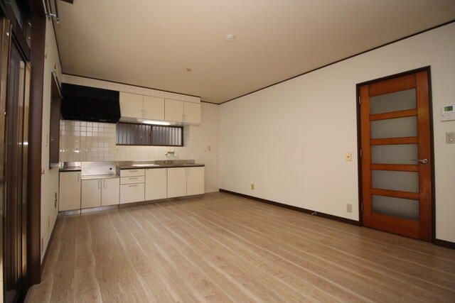 柳窪貸家の居間・リビング