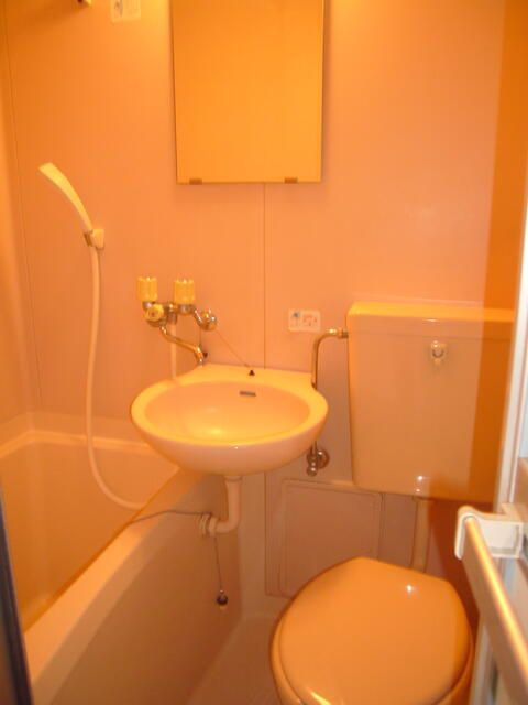 コンフォート西久保の浴室