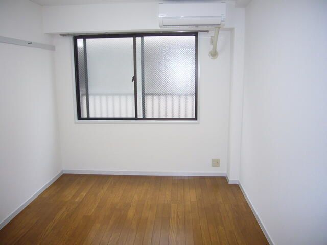 コンフォート西久保の洋室