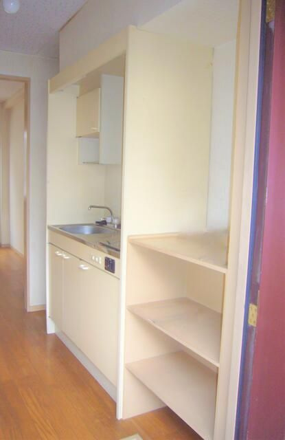 コンフォート西久保の玄関