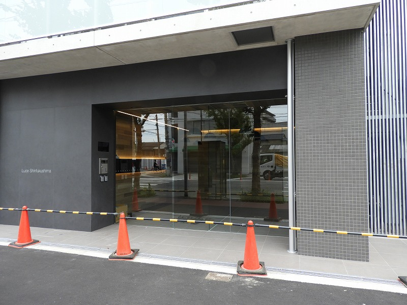Luce Shinfukushimaのエントランス
