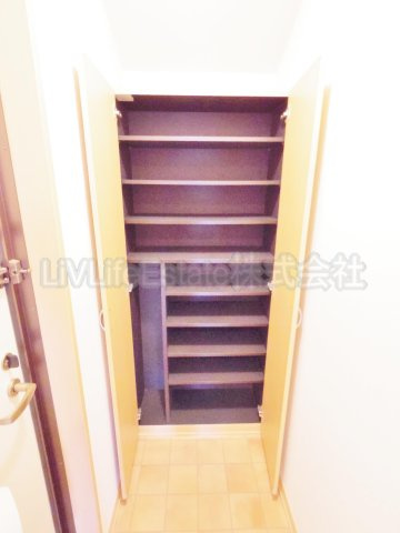 西東京市住吉町４丁目のアパートの収納|同仕様写真